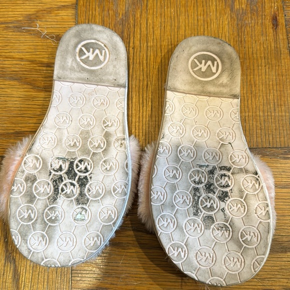 Michael Kors Fuzzy Slippers - Picture 3 of 3